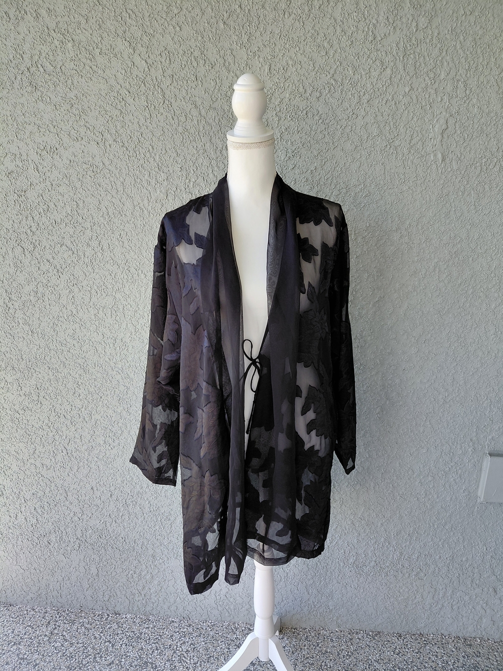 Victoria’s Secret Y2K Sheer Black Floral Kimono Robe Medium  Lingerie Cover Up